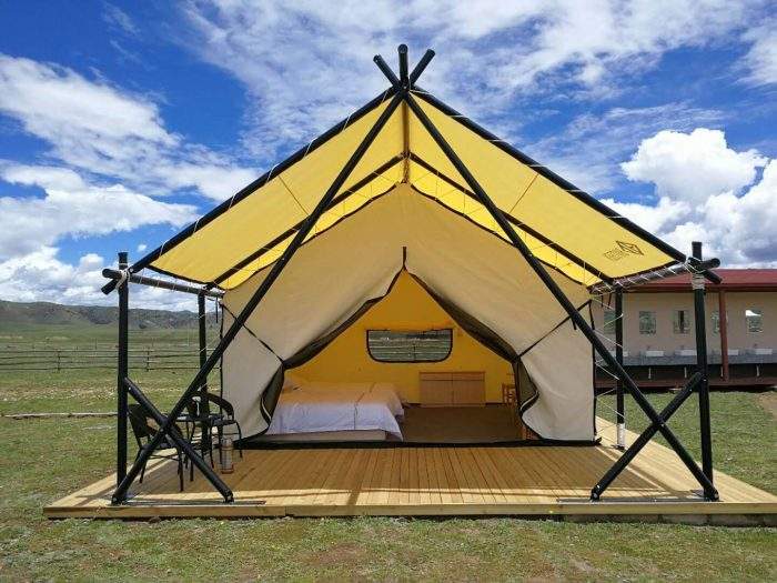 Safari Hotel Tent